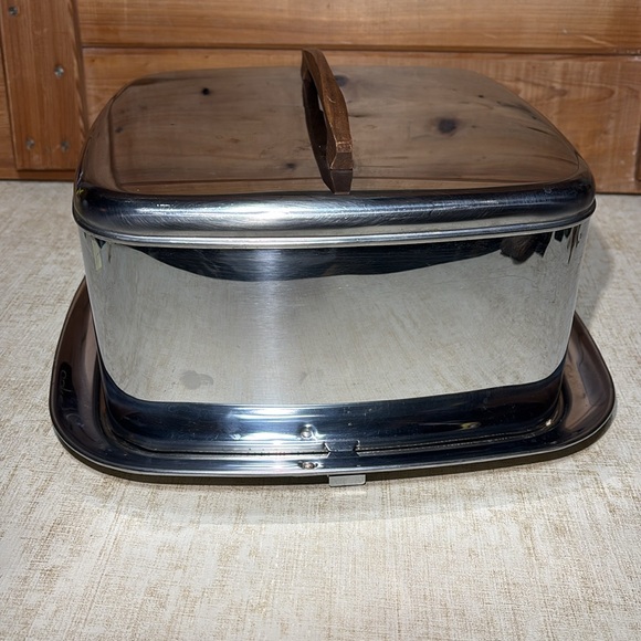 Vintage Mid Century Modern Lincoln Beautyware Cake Carrier w/ lock lid - Picture 5 of 16